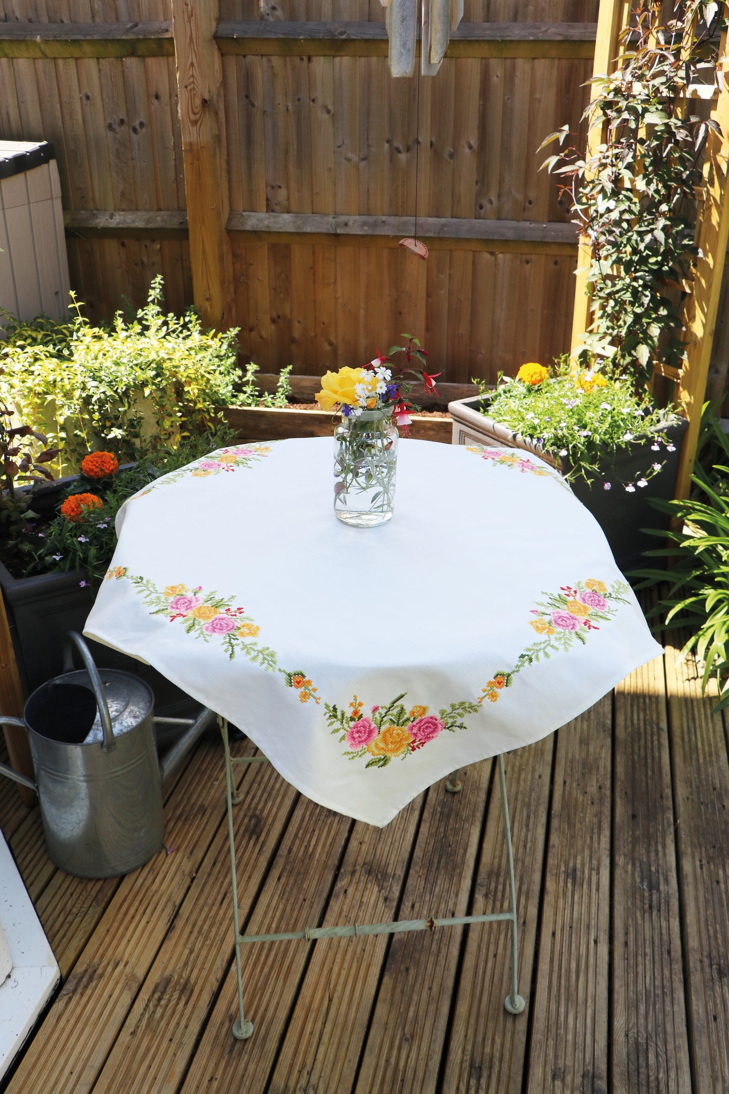 Trimits Printed Cross Stitch Kit: Tablecloth: Floral Bouquet