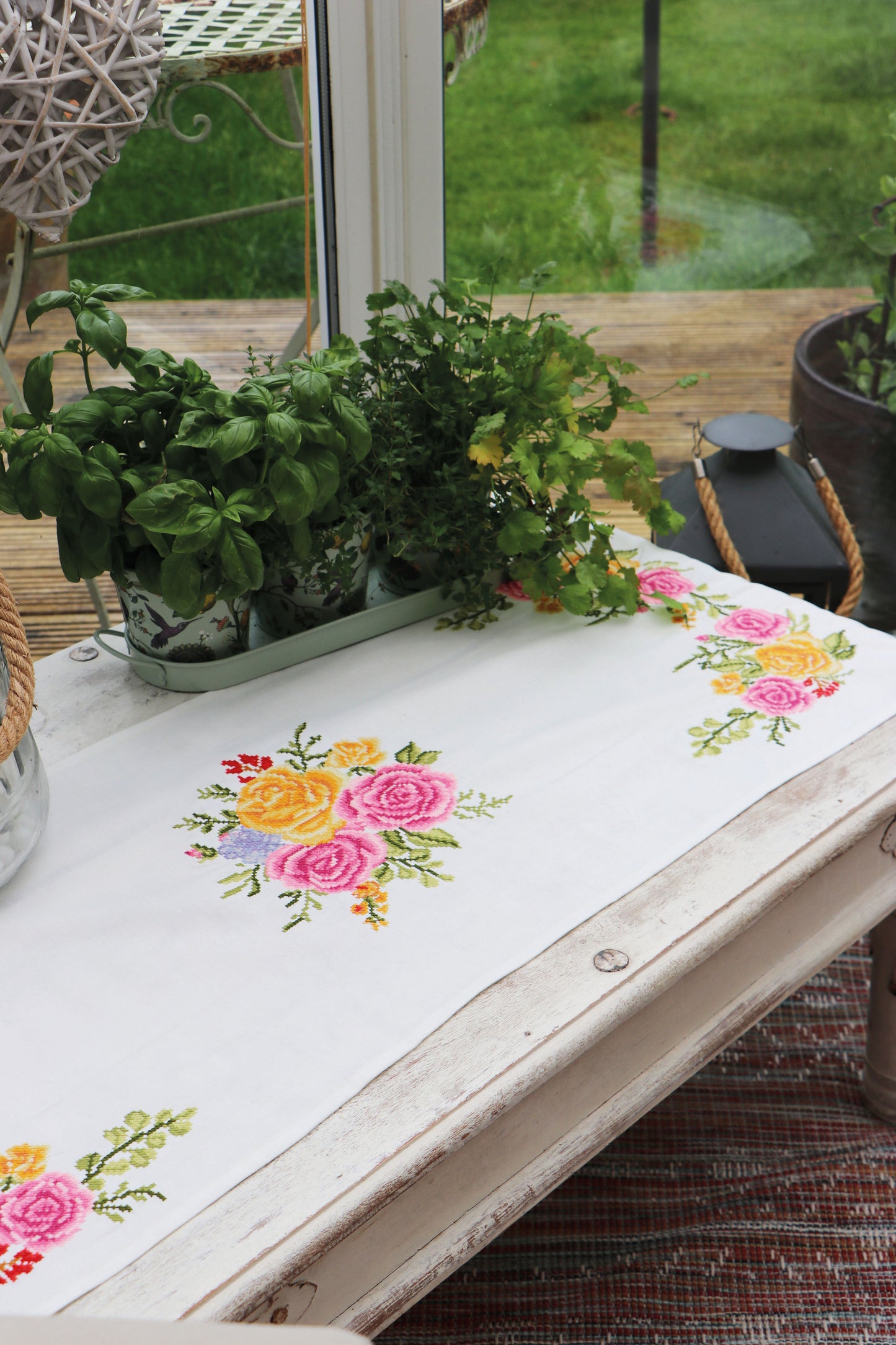 Trimits Printed Cross Stitch Kit Table Runner: Floral Bouquet
